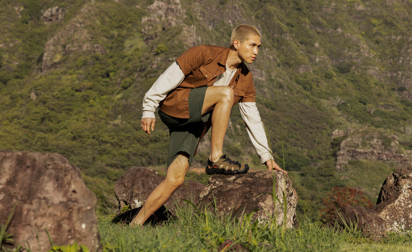 Keen New | Men's Hyperport Fisherman Leather Sandal Dark Olive/Black