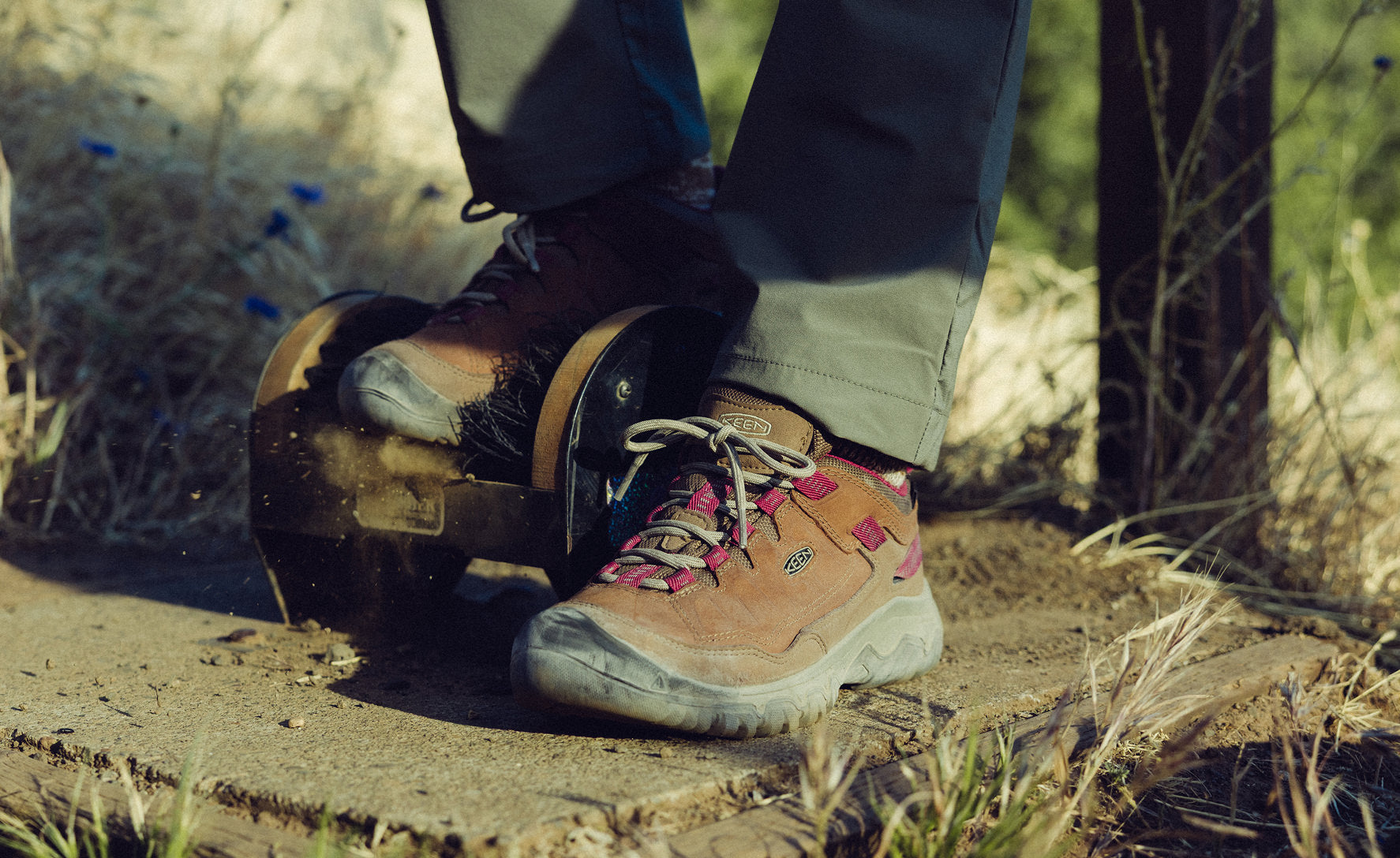 Keen New | Women's Targhee IV Waterproof Hiking Shoe Bison/Beaujolais