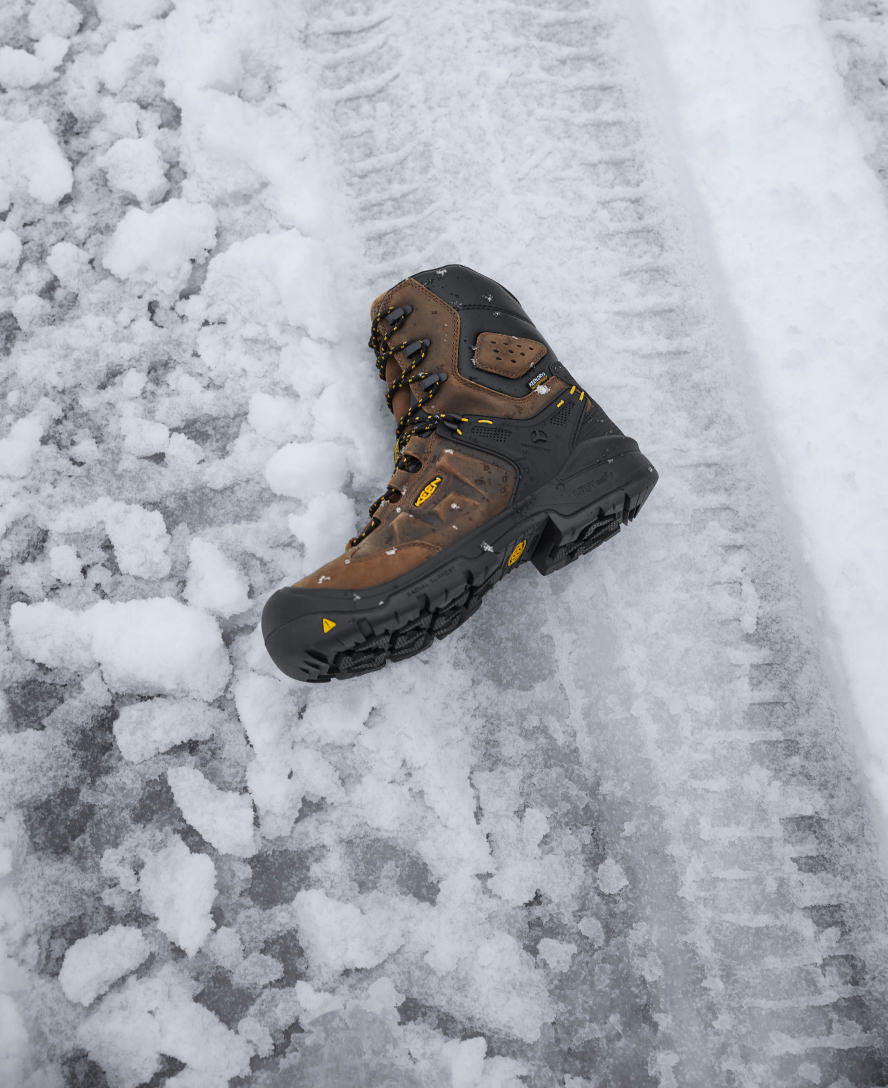 Keen | Men's Dover 8" Insulated Waterproof Boot (Carbon Toe) Dark Earth/Black