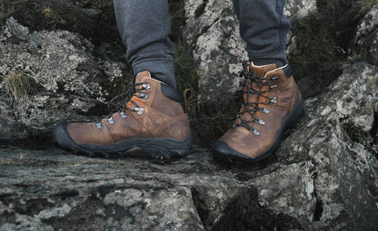 Keen Online | Men's Pyrenees Waterproof Hiking Boot Syrup