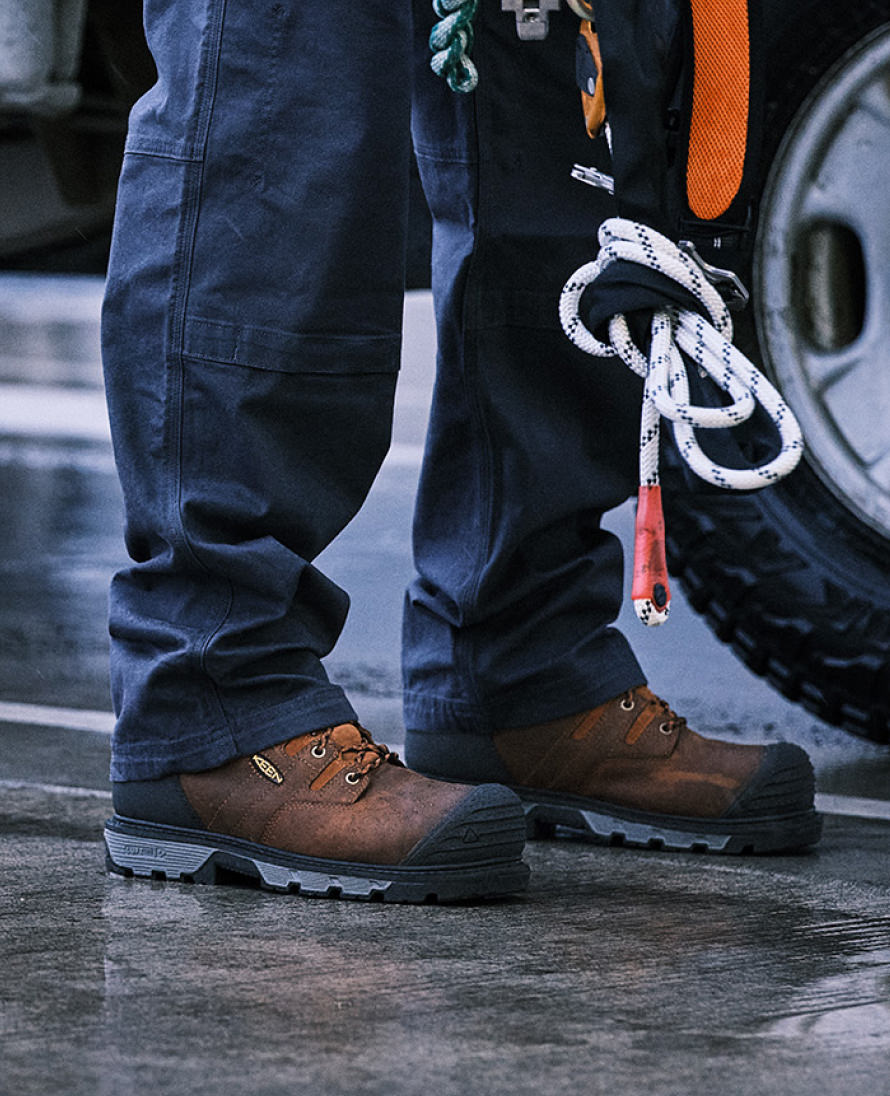 Keen Online | Men's Camden 6" Waterproof Boot INT MET (Carbon Toe) Leather Brown/Black