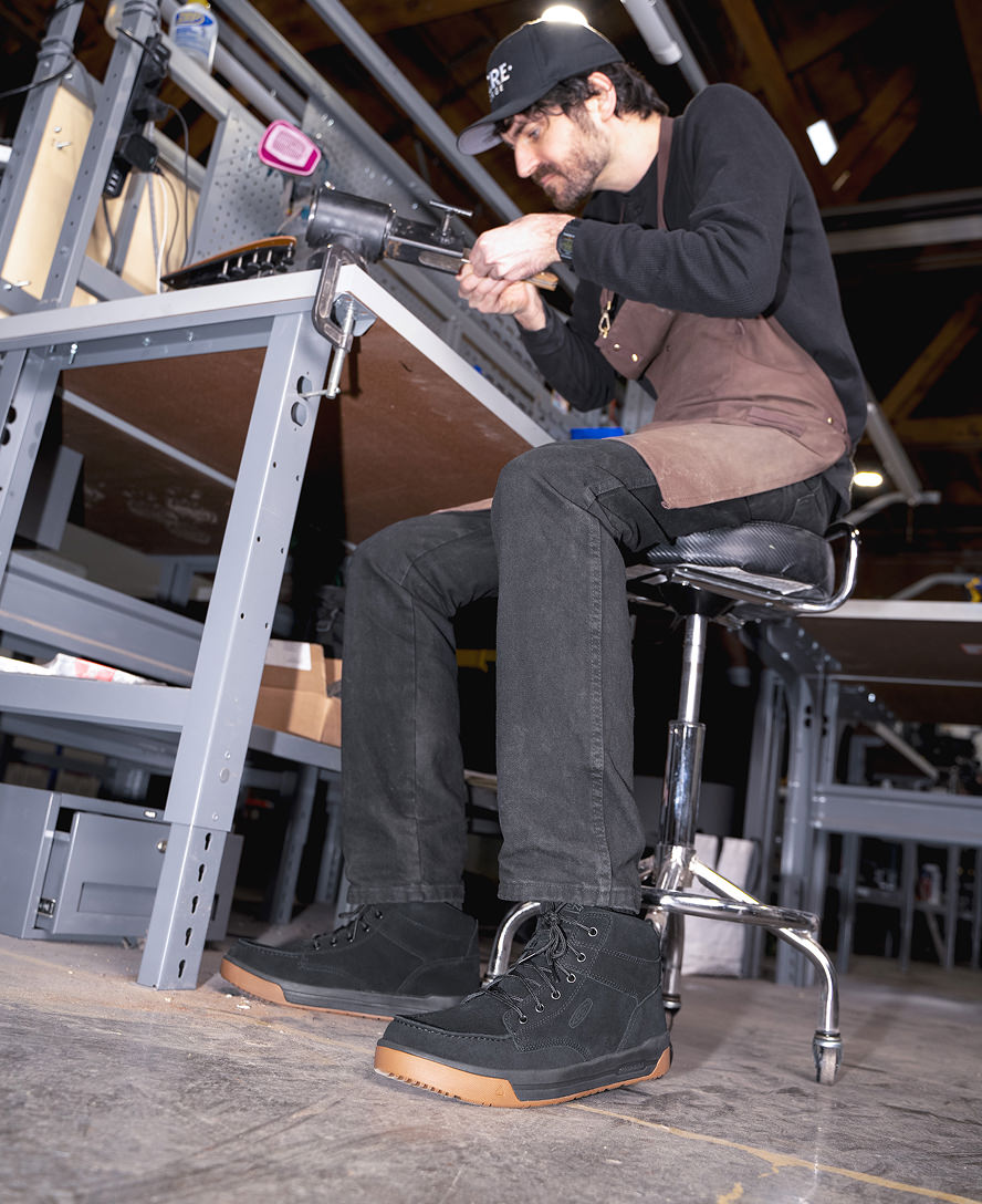 Keen Discount | Men's Gibson Boot (Soft Toe) Black/Gum