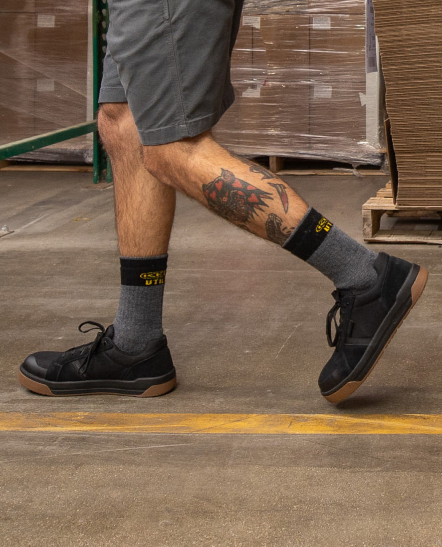 Keen | Men's Kenton ESD Work Shoe (Carbon Toe) Magnet/Steel Grey