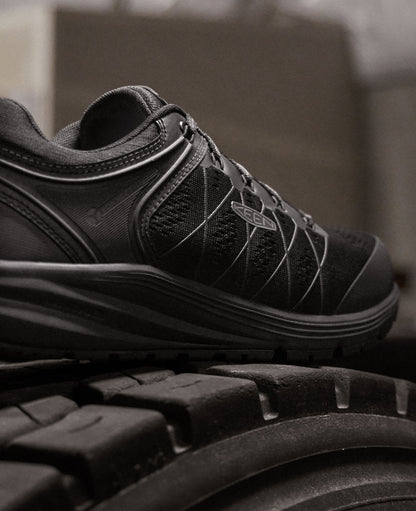 Keen Online | Men's Vista Energy (Carbon Toe) Black/Raven