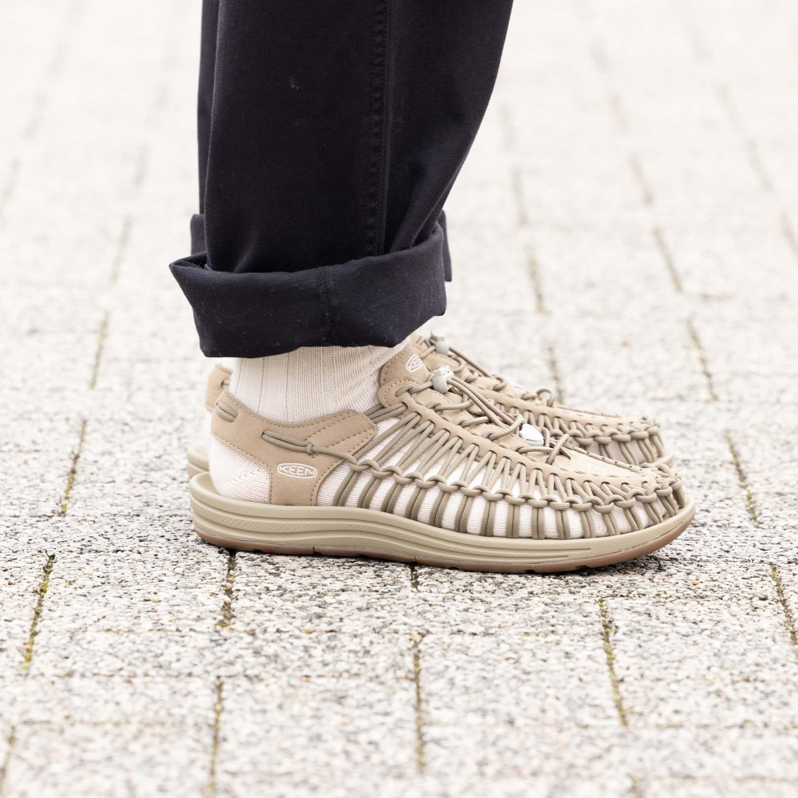 Keen Online | Men's UNEEK Sneaker Timberwolf/Plaza Taupe
