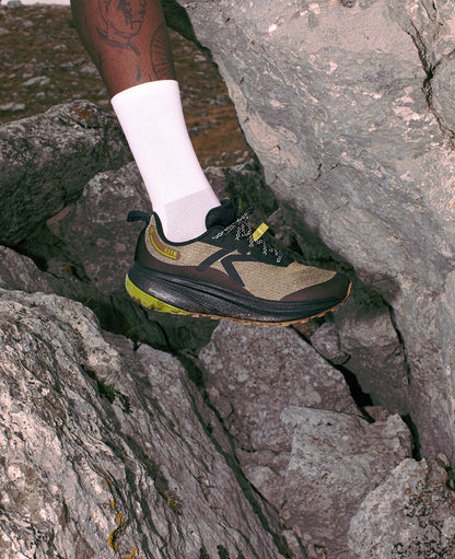 Keen New | Men's Roam Trail Running Shoe Magnet/Burnt Brick