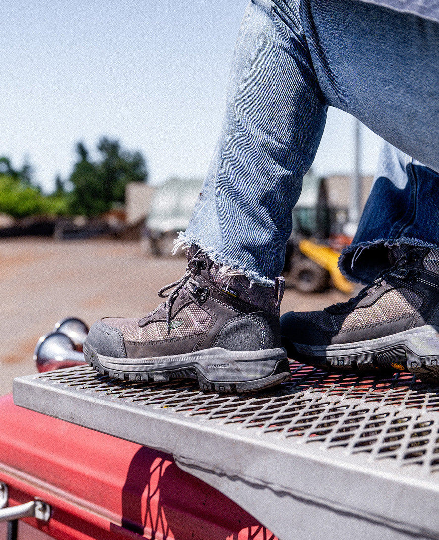Keen Sale | Women's Skokie Waterproof Work Boot (Carbon Toe) Magnet/Black
