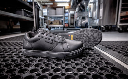 Keen Outlet | Women's Kenton WTX Work Shoe (Soft Toe) Black/Black
