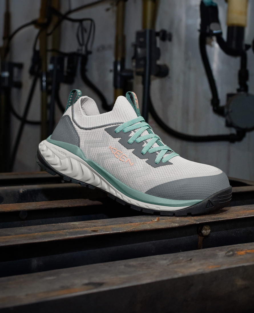 Keen Near Me | Women's Arvada Shift Work Sneaker (Carbon Toe) Steel Grey/Granite Green