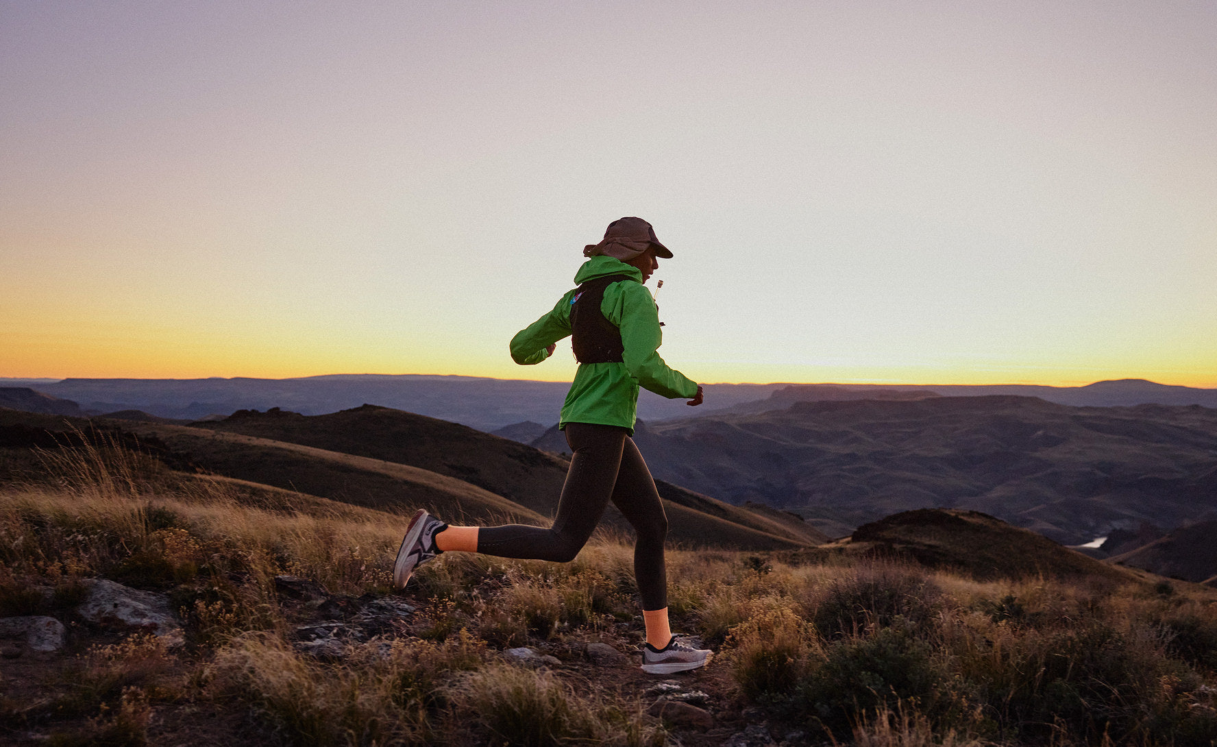 Keen Online | Women's Seek Trail Running Shoe Black/Sunset Sand