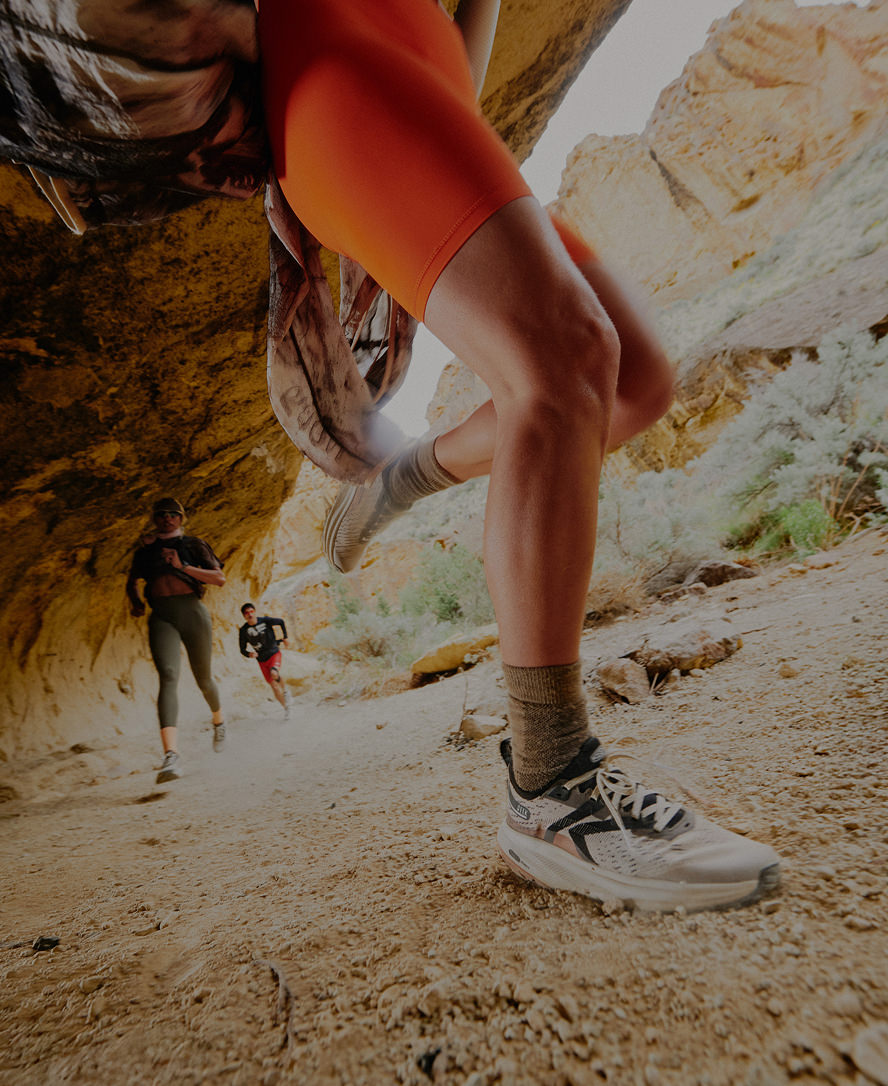Keen Online | Women's Seek Trail Running Shoe Black/Sunset Sand
