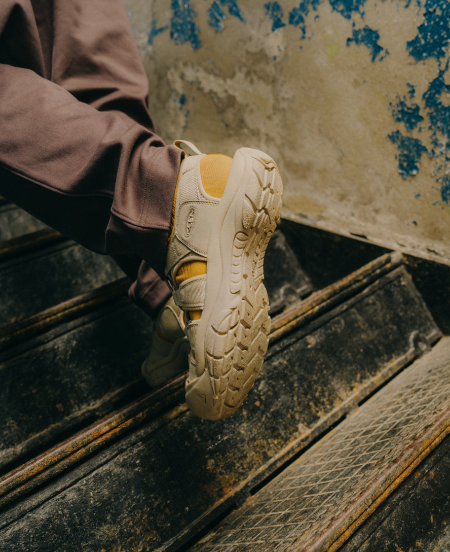 Keen New | Women's Newport H2 Monochrome/Garnet
