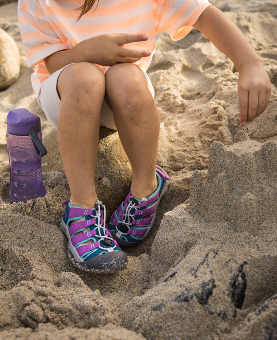 Keen | Big Kids' Newport Boundless Sandal Black/Precious Blue